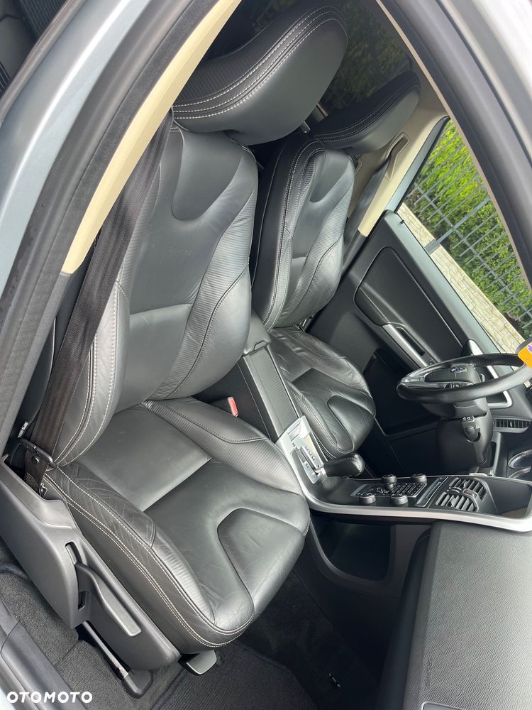 Volvo XC 60 D3 AWD R Design - 20