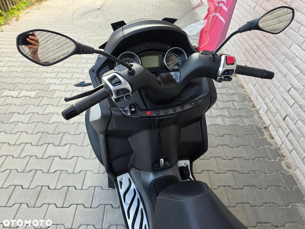 Piaggio MP-3 - 7