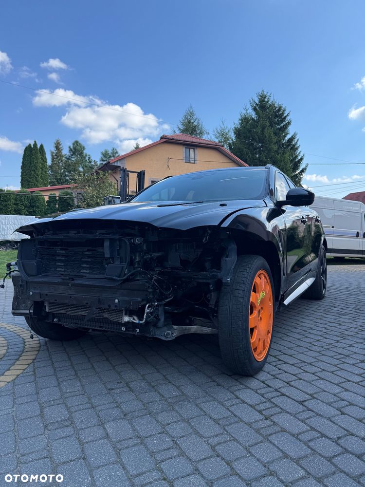 Jaguar F-Pace 5.0 V8 P550 AWD SVR - 6