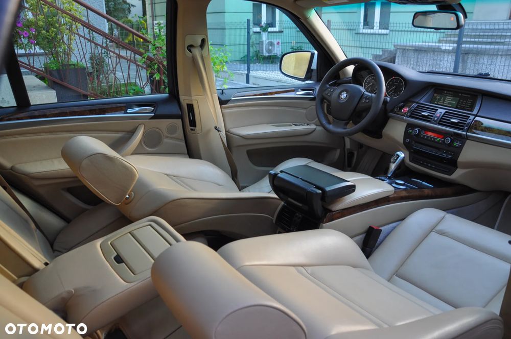 BMW X5 3.0si - 9