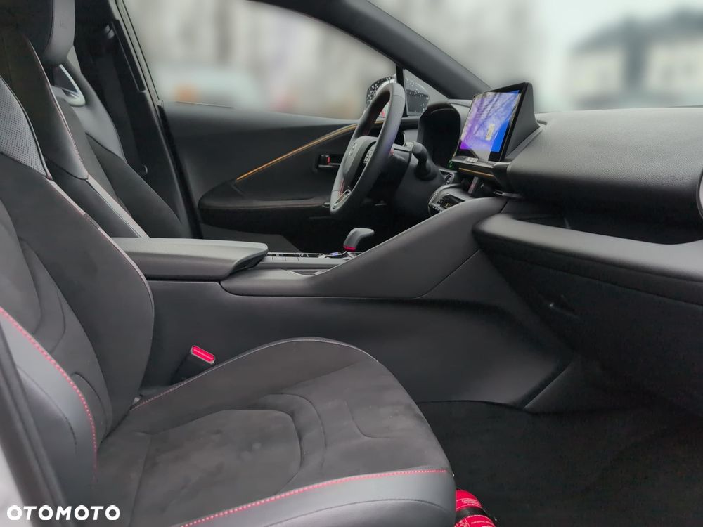Toyota C-HR - 11