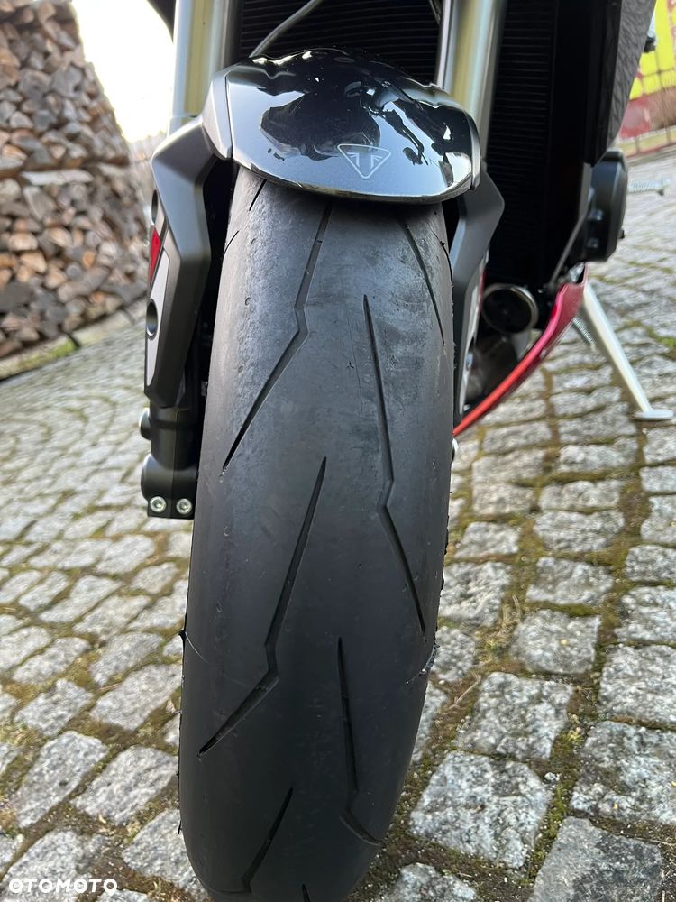 Triumph Street Triple - 7