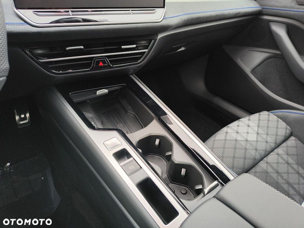 Volkswagen Passat Variant 2.0 TSI R-Line Plus DSG - 15