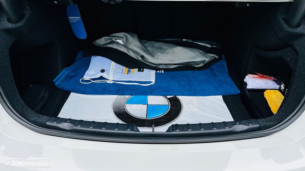 BMW 320 d Pack M - 12