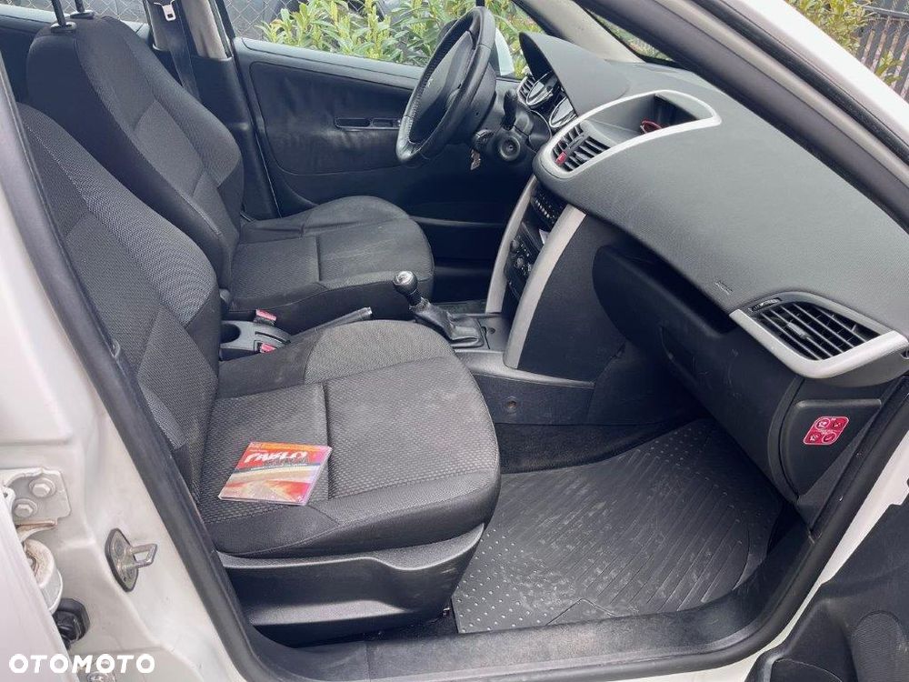 Peugeot 207 1.6 HDi Trendy Euro5 - 10