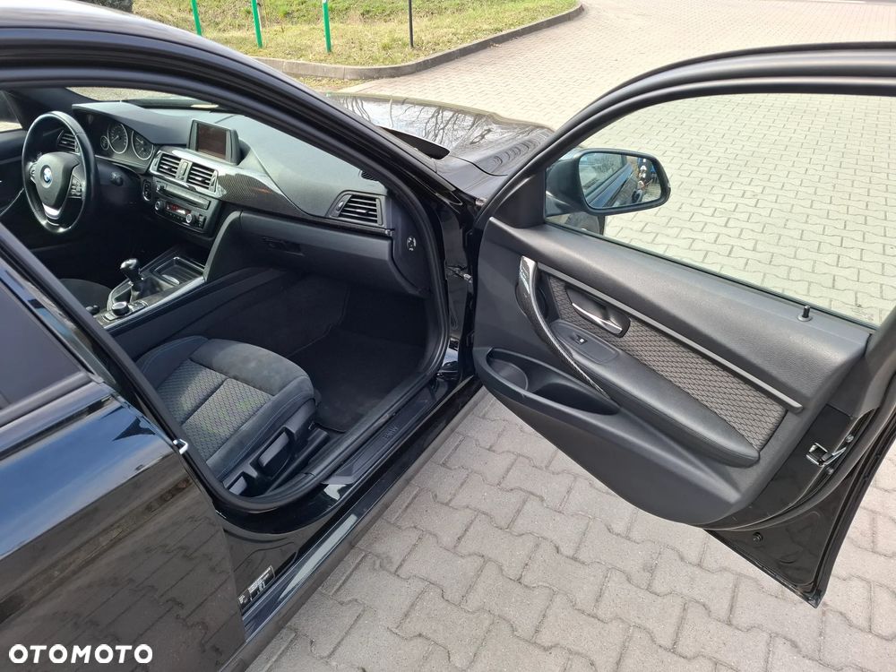 BMW Seria 3 - 25
