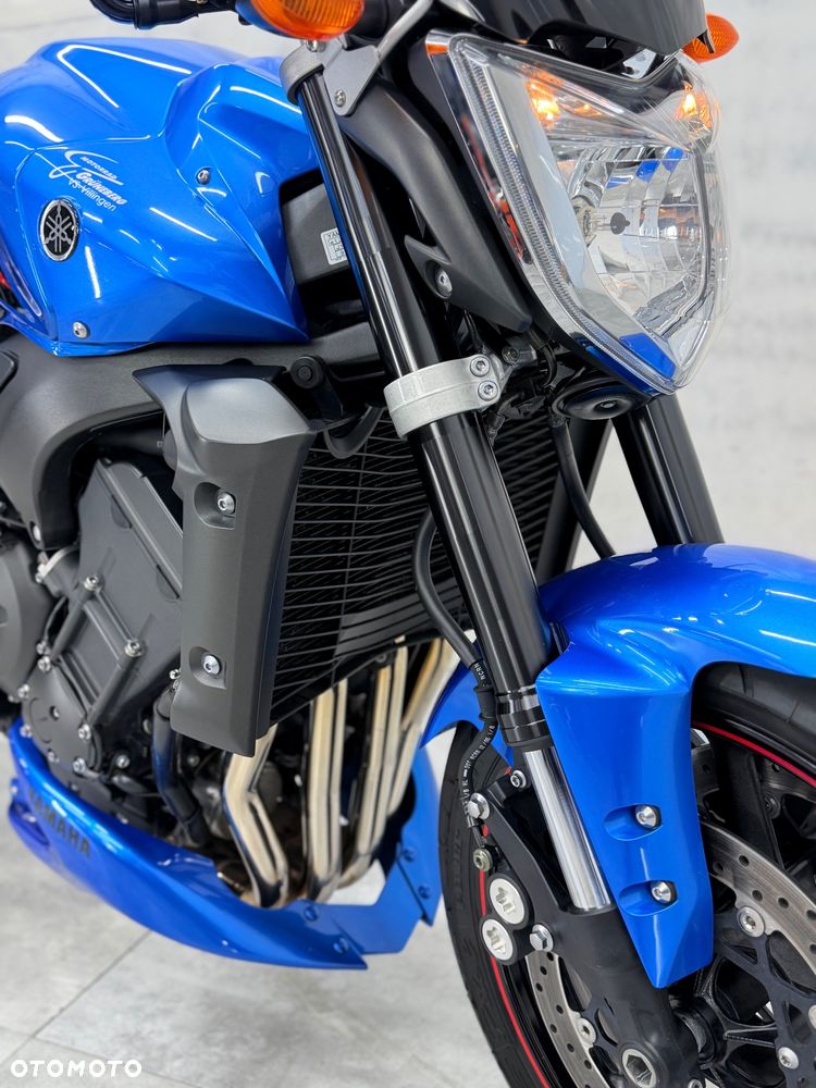 Yamaha FZ - 28