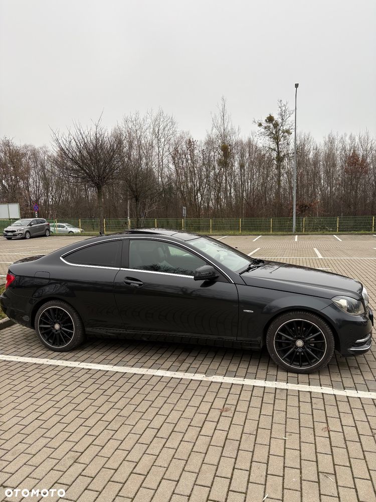 Mercedes-Benz Klasa C 180 CGI BlueEFFICIENCY - 8