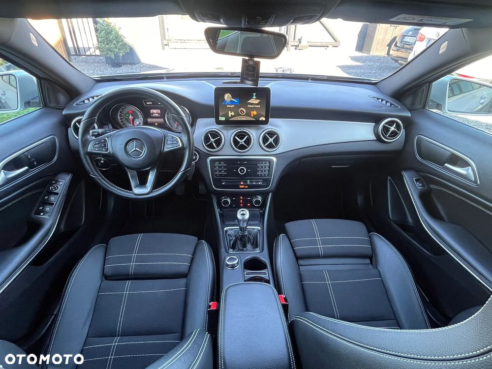 Mercedes-Benz GLA 180 - 13