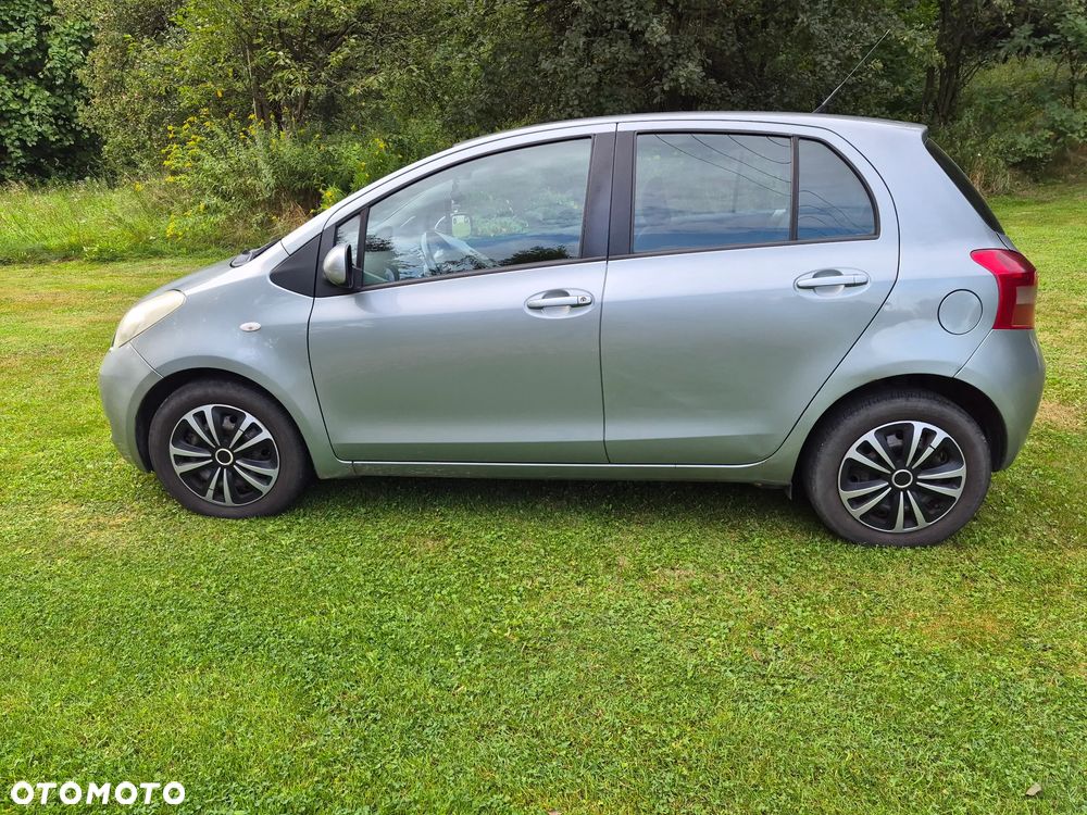 Toyota Yaris 1.3 VVT-i Luna - 1