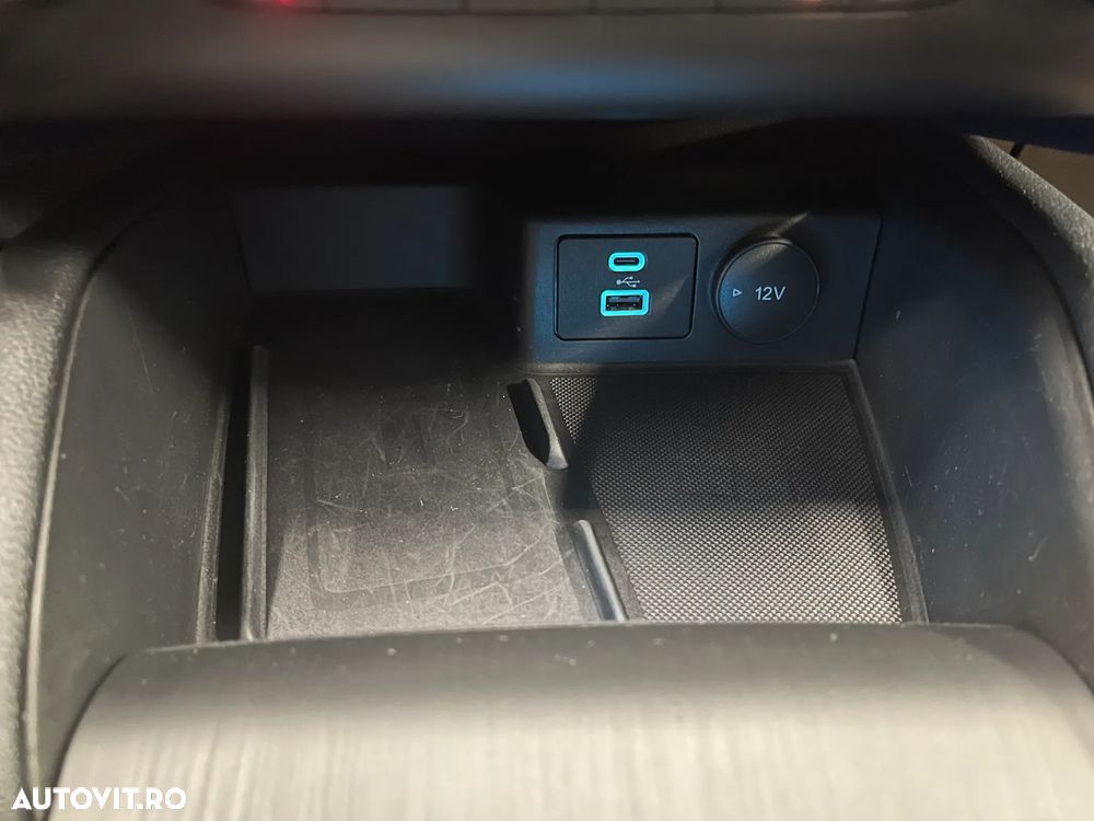 Ford Kuga 2.0 EcoBlue A8 AWD ST Line - 28