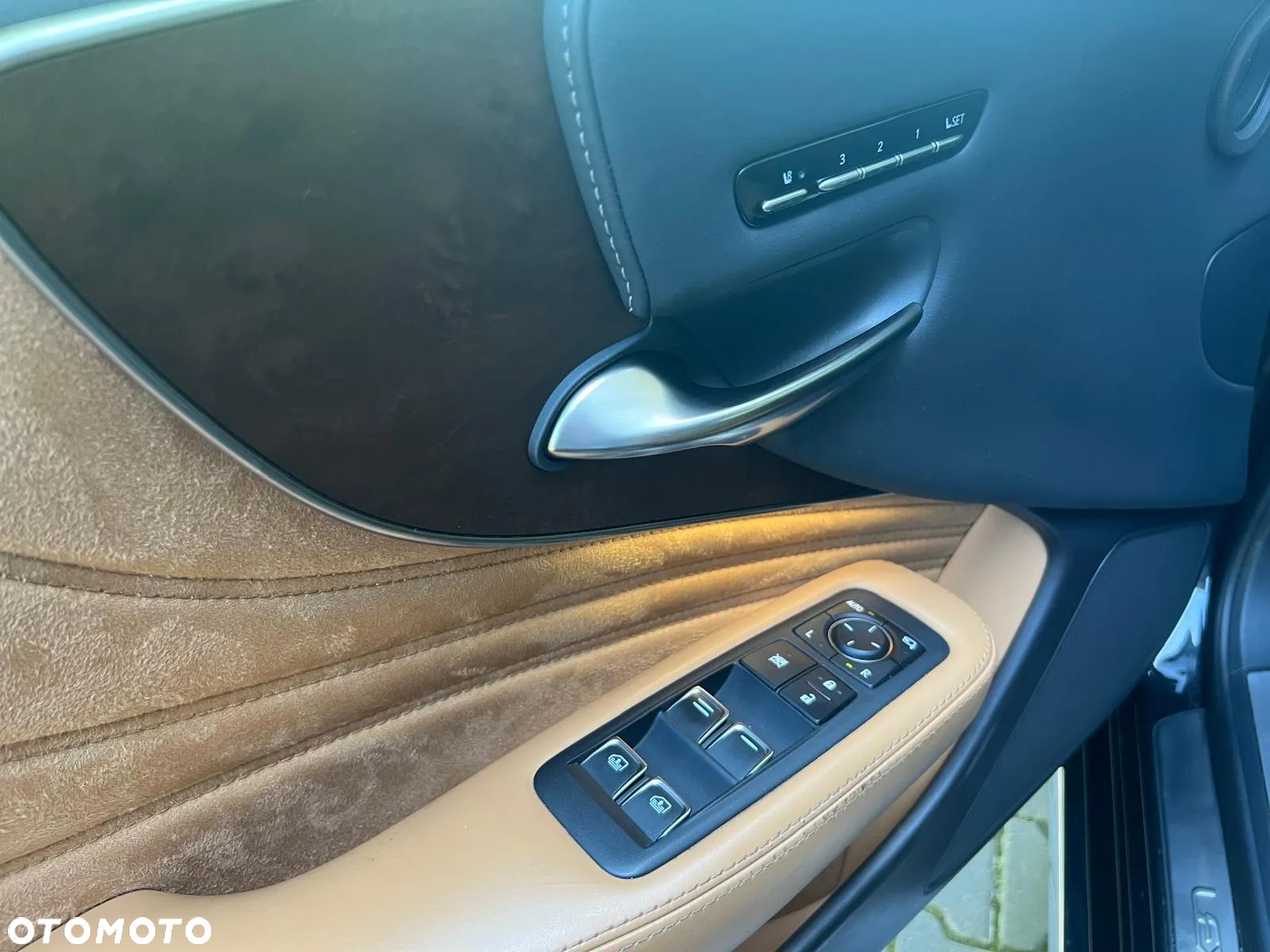 Lexus LS 500h Prestige AWD - 17