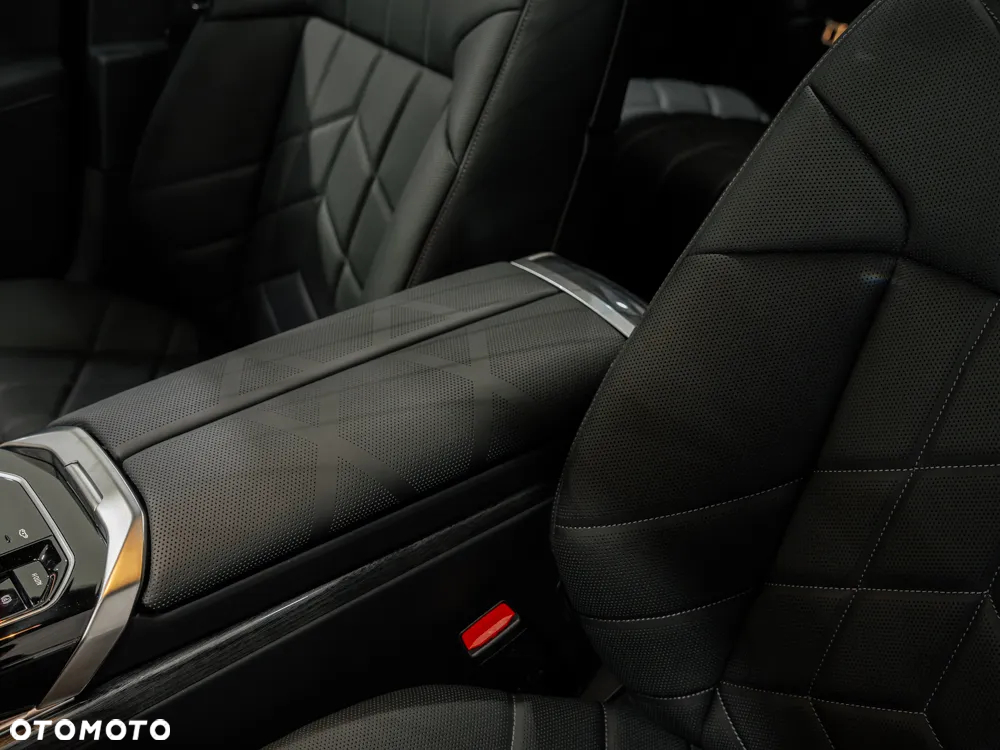 BMW Seria 7 - 17
