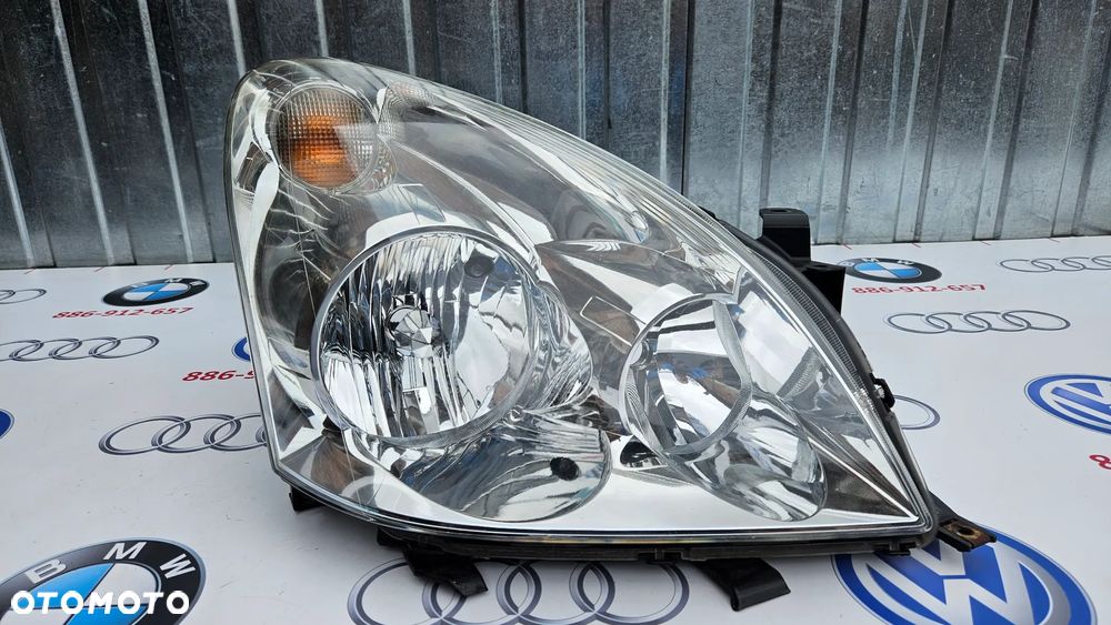 TOYOTA COROLLA VERSO II 2 2004-2007 Reflektor Prawy Lampa Prawa EUROPA KOMPLETNA ORYGINALNA IDEALNA - 2