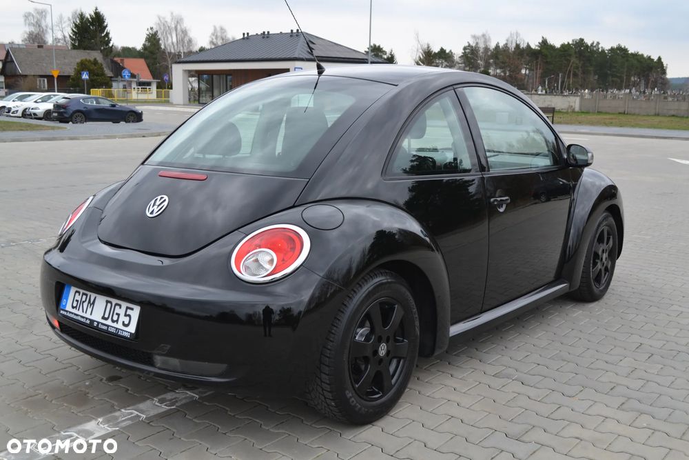 Volkswagen New Beetle - 13