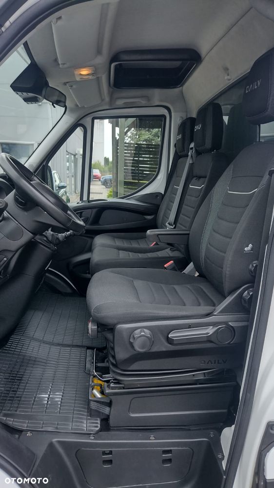 Iveco Iveco Daily 35S18  MIĘDZYNARODÓWKA 10 ep Spanie WEBASTO ASO 3.0 Poduszki 3 osoby - 22
