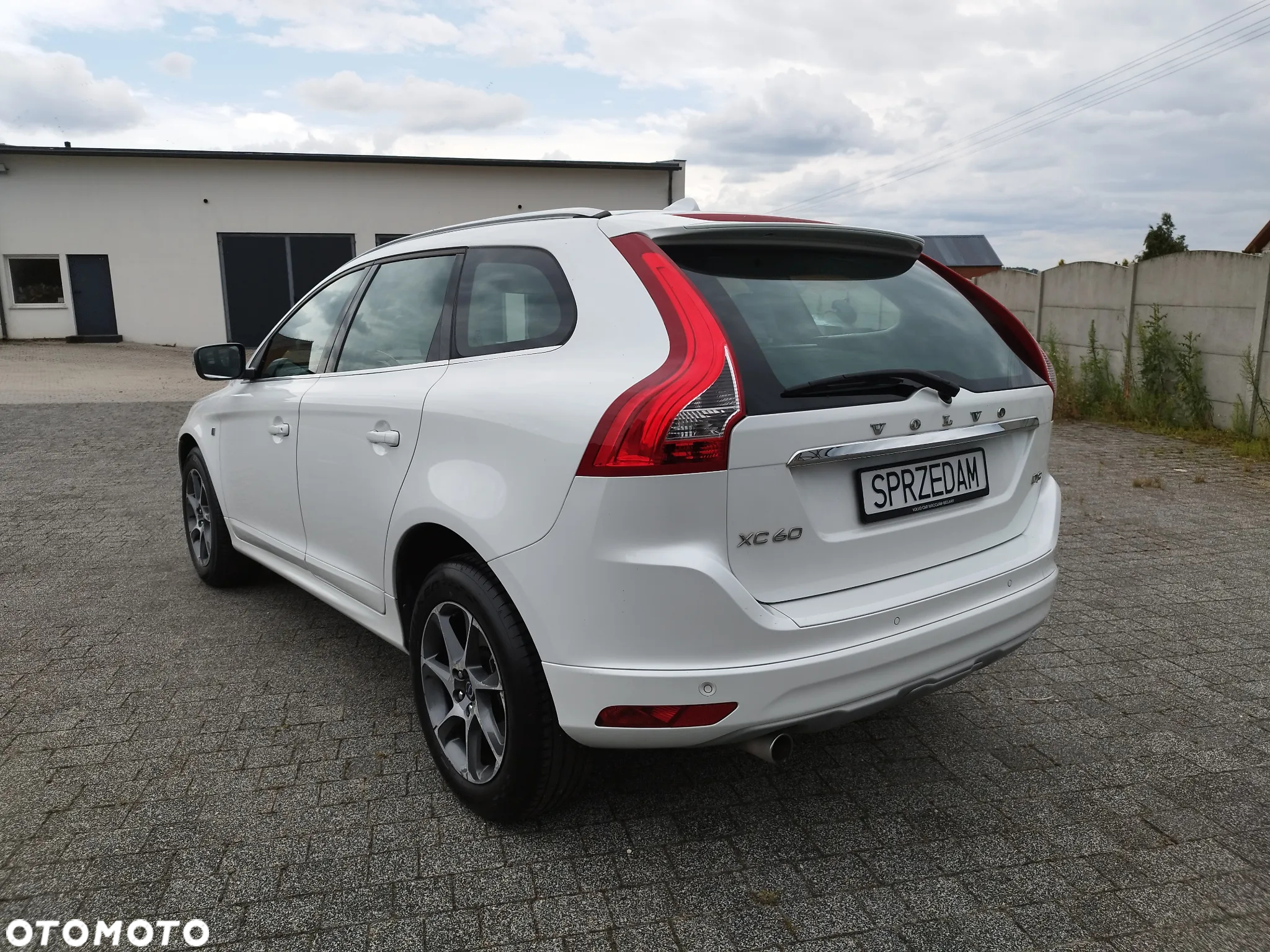 Volvo XC 60 D3 Drive-E Ocean Race - 3