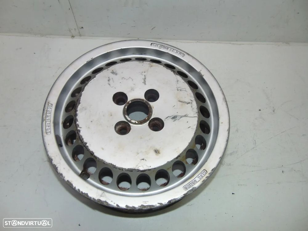 Alfa Romeo 33 1º modelo jante - 2