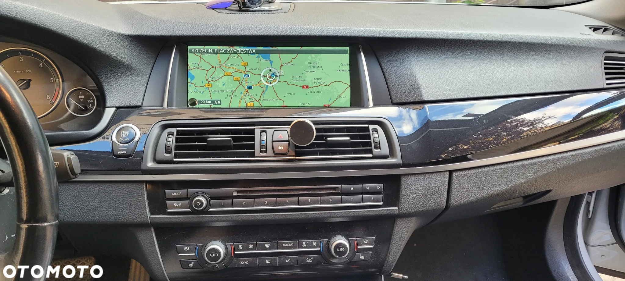 BMW Seria 5 530d xDrive Touring - 4