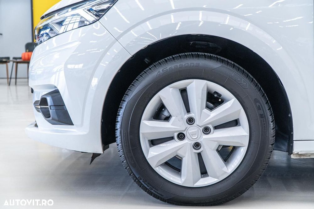 Dacia Logan TCe 90 CVT Journey - 40