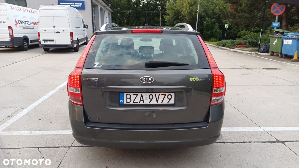 Kia Ceed - 6