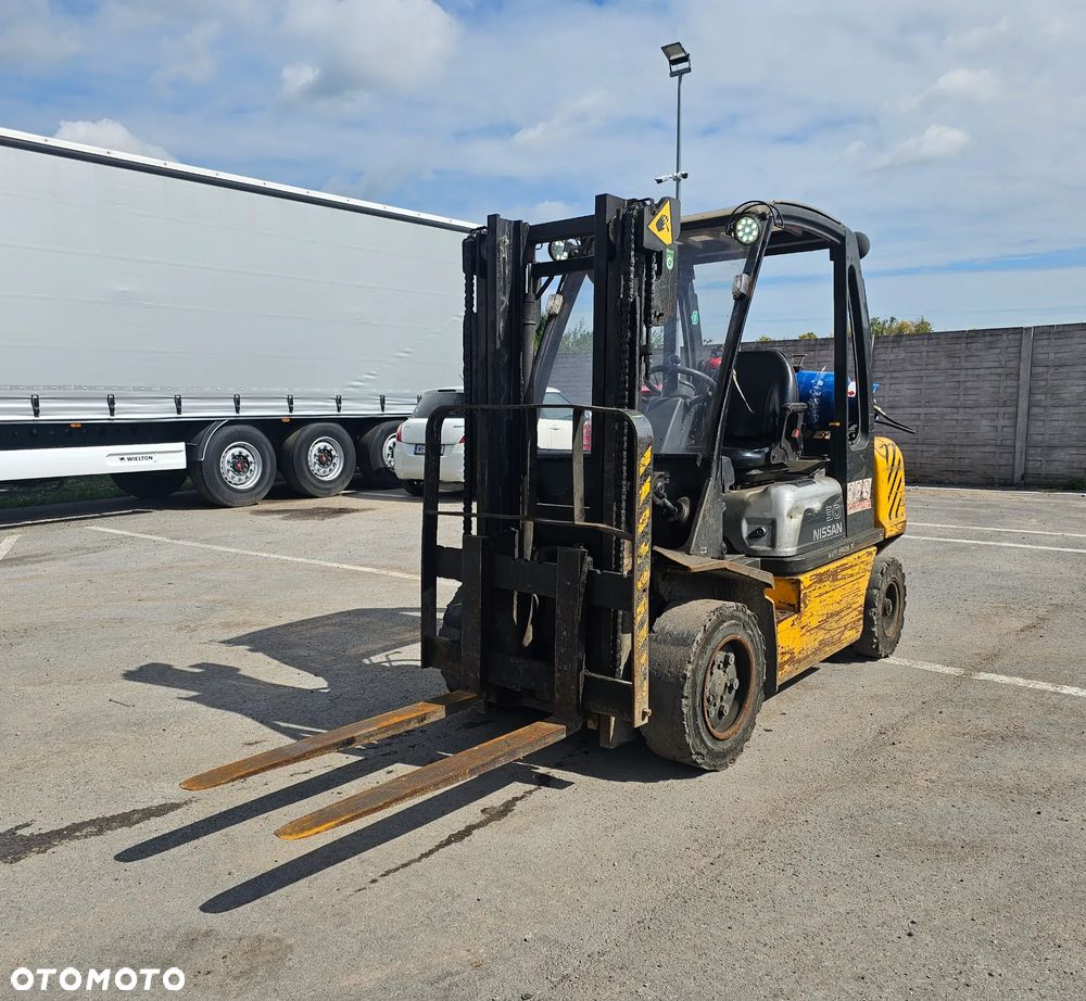 Nissan UGD 02A30PO / LPG / UDŻWIG 3000KG / MASZT 3.00M - 7