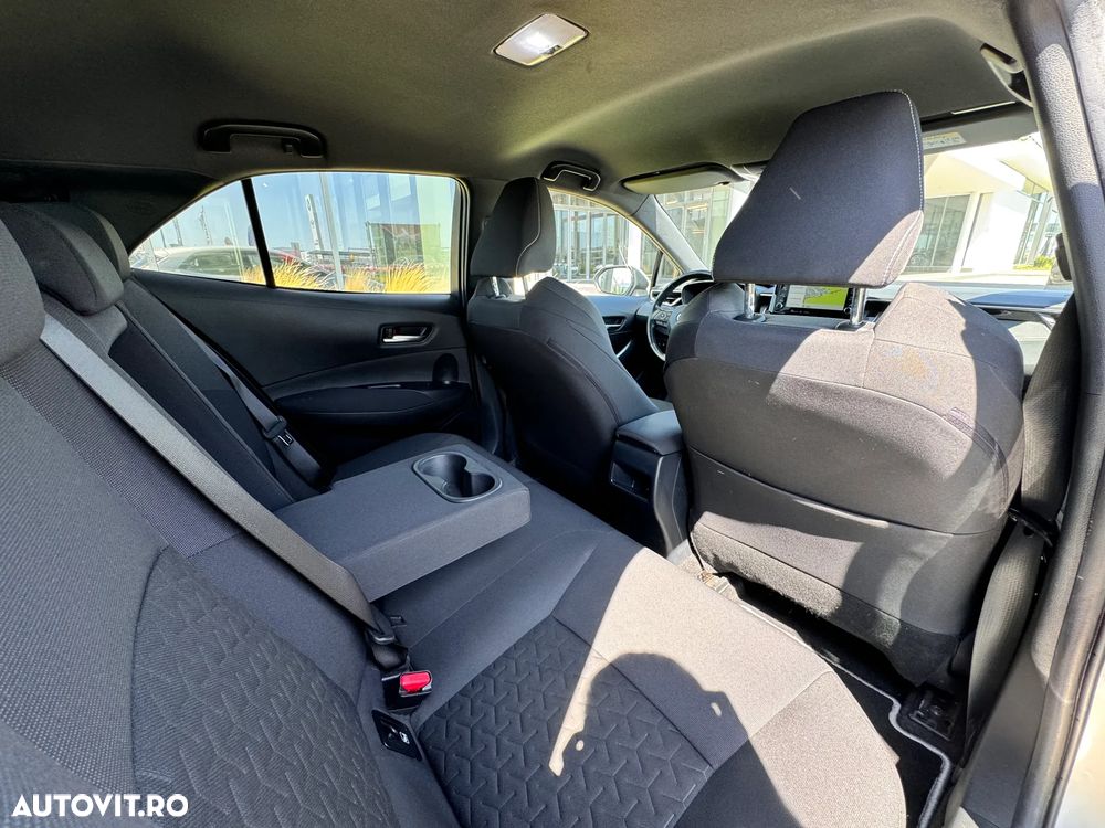 Toyota Corolla 1.8 Business Edition - 26