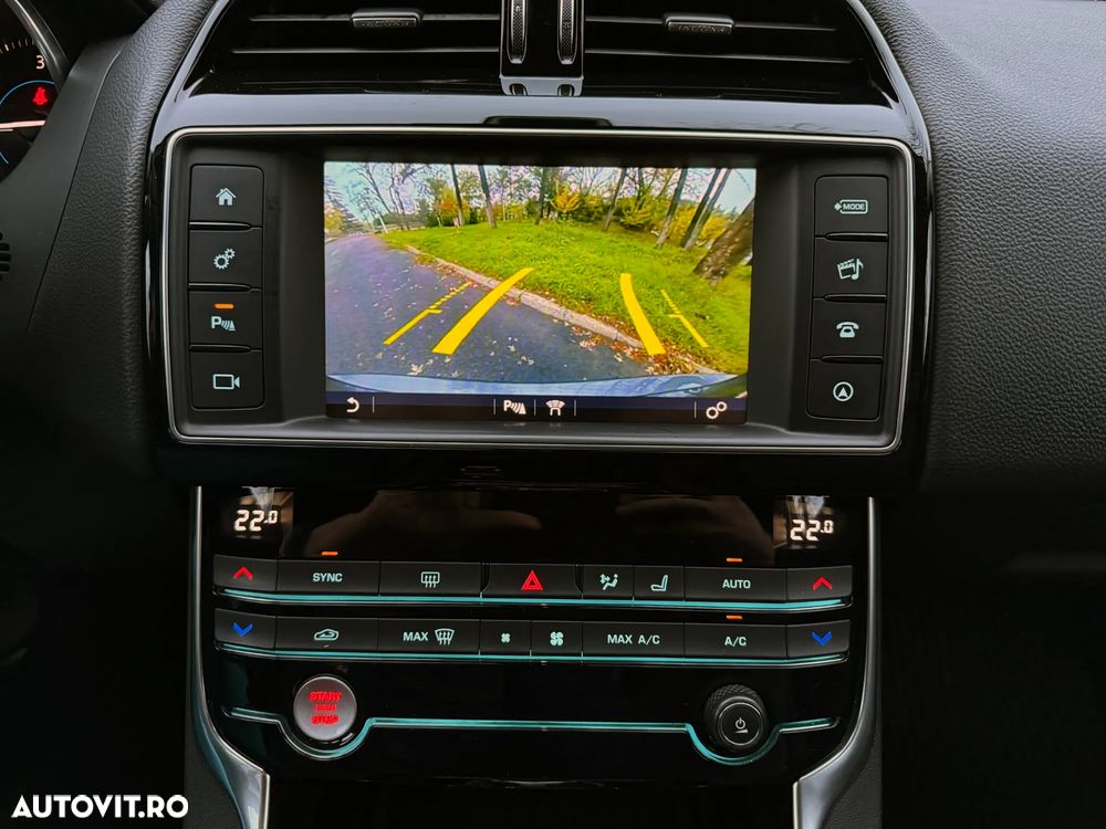 Jaguar XE E-Performance Aut. Prestige - 4