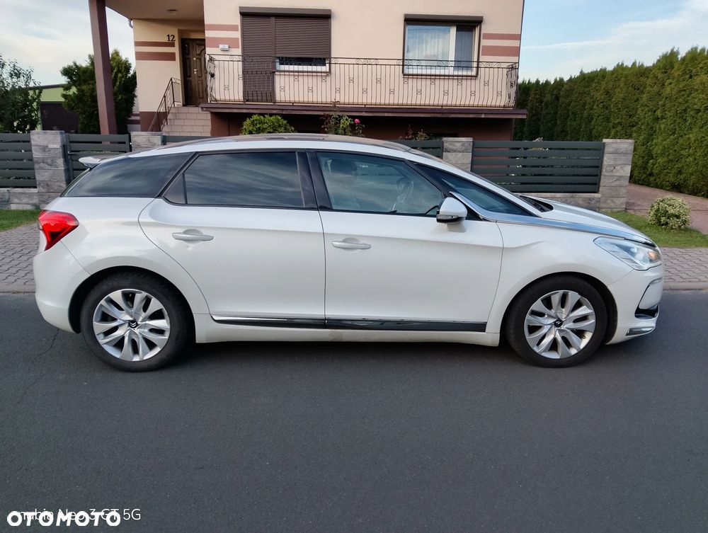 Citroën DS5 2.0 HDi Hybrid4 SoChic MCP - 4
