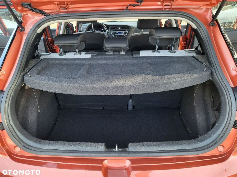 Hyundai i20 - 17