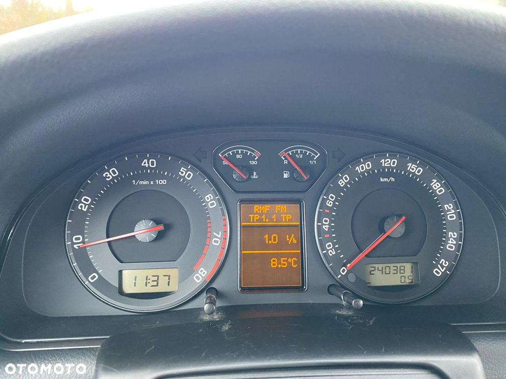 Skoda Superb 1.8 Turbo Exclusive - 2