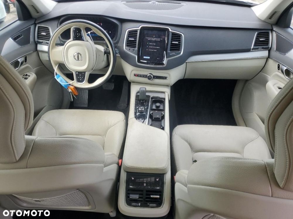 Volvo XC 90 - 8