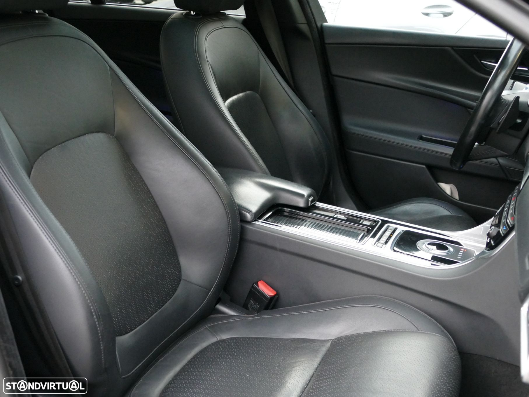 Jaguar XE 2.0 D R-Sport Aut. - 14