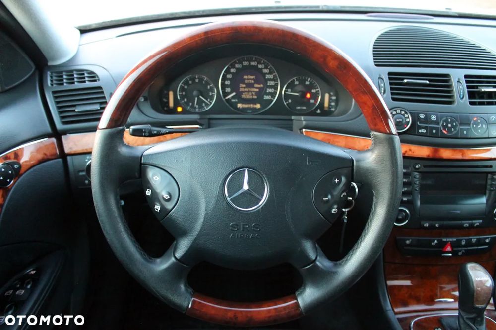 Mercedes-Benz Klasa E - 16
