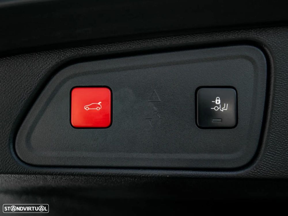 Peugeot 3008 1.5 BlueHDi GT EAT8 - 11