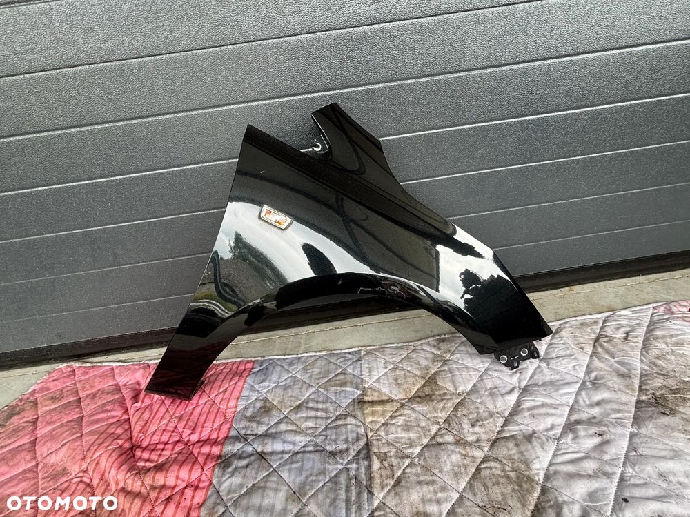 Opel Corsa E Błotnik prawy przód Z22C - 4