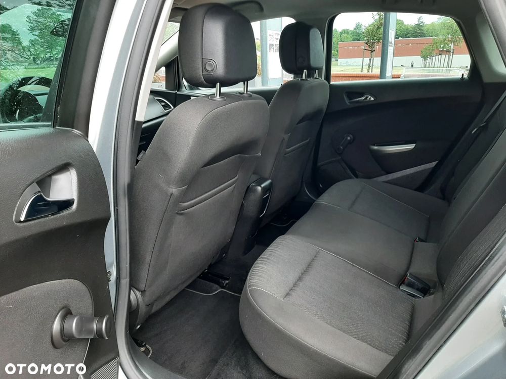 Opel Astra 1.4 Turbo - 15