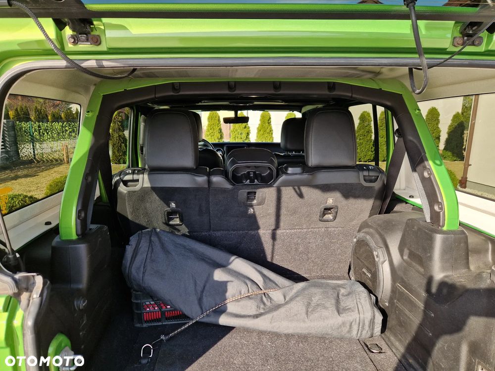 Jeep Wrangler 3.6 Unlim Sahara - 18