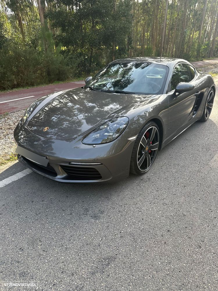 Porsche 718 Cayman - 11