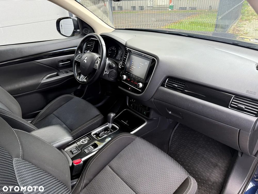 Mitsubishi Outlander 2.0 Intense + 4WD CVT - 12