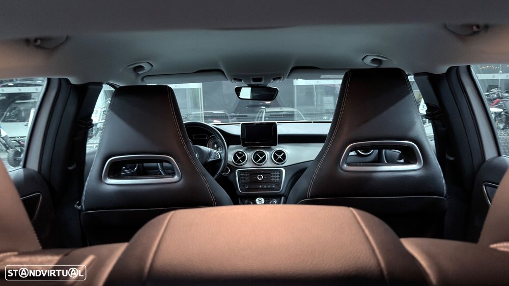Mercedes-Benz GLA 200 AMG Line - 12
