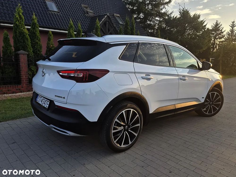 Opel Grandland X 1.6 T PHEV 4x4 Design&Tech - 4
