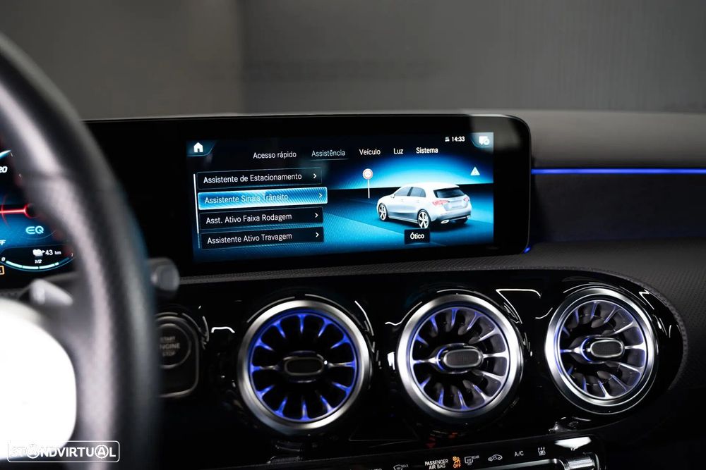 Mercedes-Benz A 250 e AMG Line - 26