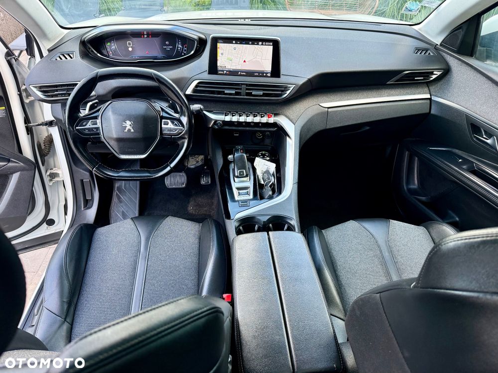 Peugeot 5008 PureTech 130 EAT8 Stop & Start Allure Pack - 23