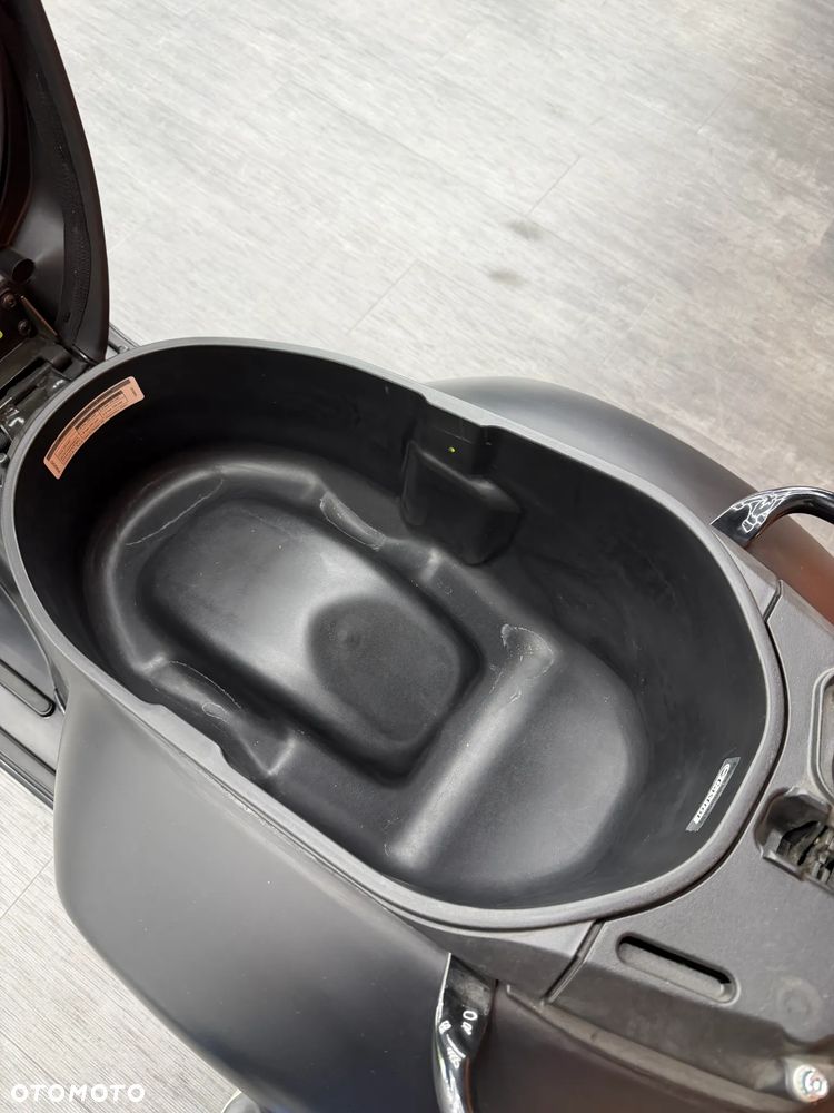 Vespa GTS - 19