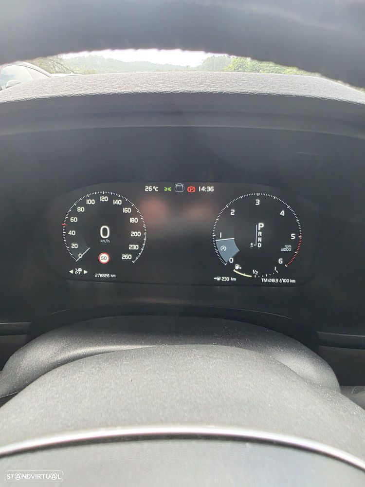 Volvo V90 D4 AWD Geartronic Momentum Pro - 11