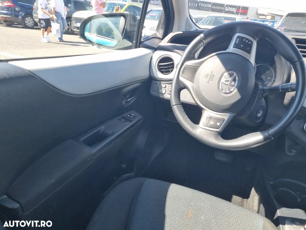 Toyota Yaris - 17