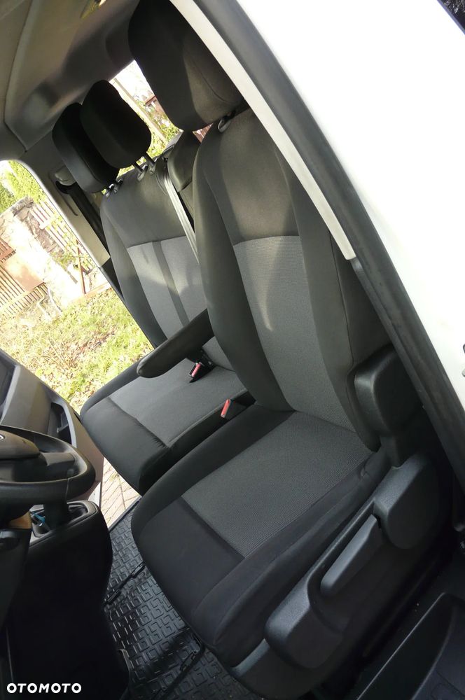 Opel Vivaro BRYGADÓWKA - 40