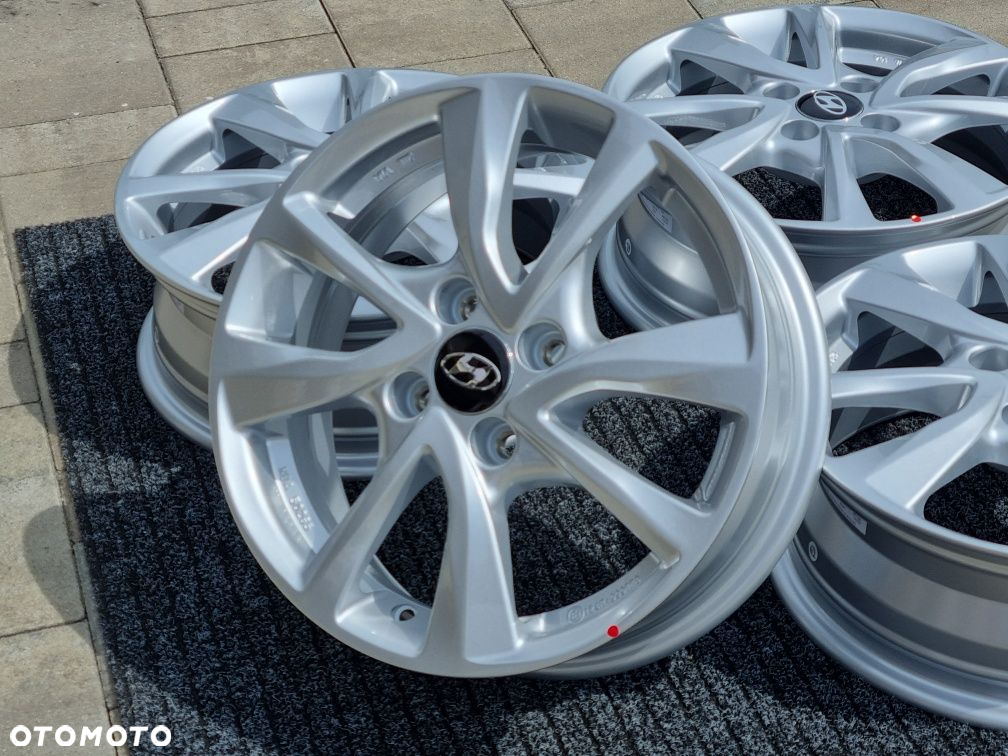 Hyundai 15 " nowe felgi alu i10 i20 Bayon Inster 4x100 srebro alufelgi - 4