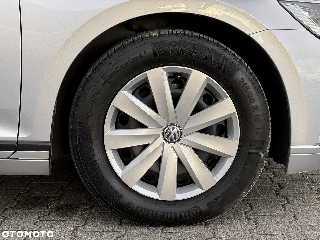 Volkswagen Passat - 15